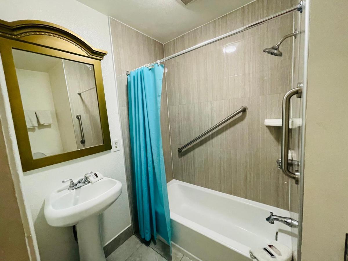 Casa Blanca Inn & Suites Whittier Exteriör bild